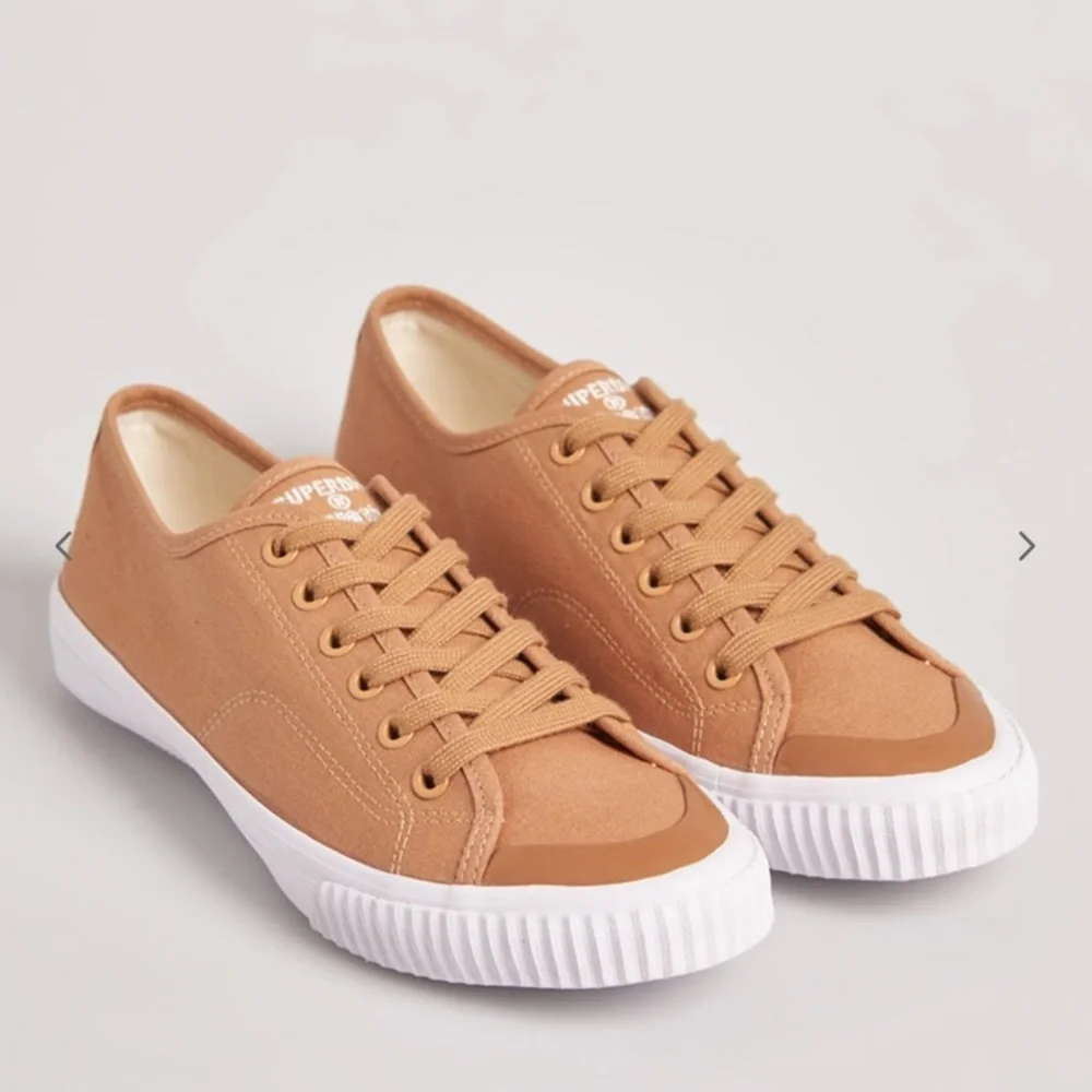SUPERDRY
Low Pro 2.0 Lace-Up Sports Shoes - Picture 2 of 11